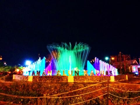 10 Gambar Alun Alun Kapuas Pontianak, Lokasi Alamat + Jam Buka Tutup 1 10 Gambar Alun Alun Kapuas Pontianak, Lokasi Alamat + Jam Buka Tutup 1