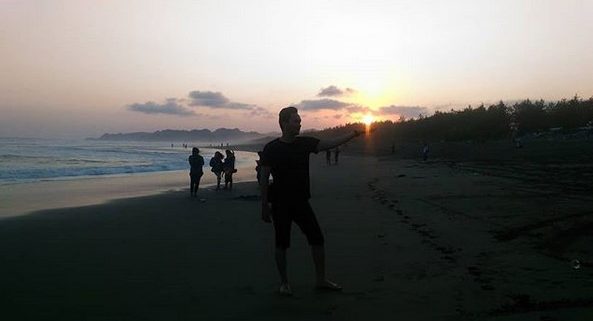 Pantai Teluk Penyu Cilacap 7 Pantai Teluk Penyu Cilacap 7