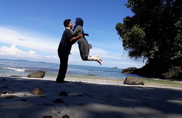 Keramat Tetapi Indah! Pantai Karang Pandan Cilacap, Surga Kecil di Pulau Kematian 5