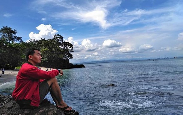 Keramat Tetapi Indah! Pantai Karang Pandan Cilacap, Surga Kecil di Pulau Kematian 9