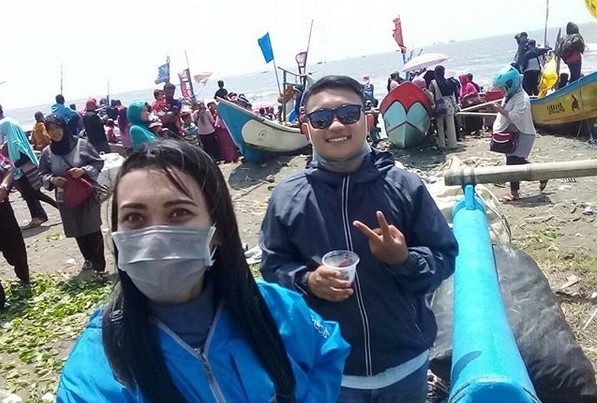 Sedekah Laut Cilacap, Simbol Ucapan Syukur di Pesisir Selatan Jawa. Ini 10 Potretnya 9 Sedekah Laut Cilacap, Simbol Ucapan Syukur di Pesisir Selatan Jawa. Ini 10 Potretnya 9