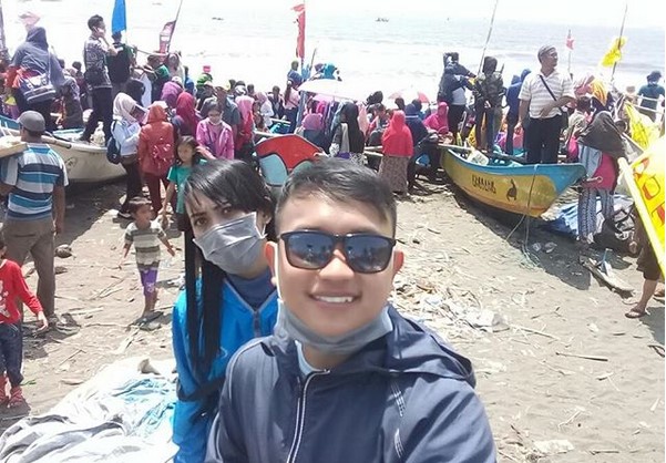 Sedekah Laut Cilacap, Simbol Ucapan Syukur di Pesisir Selatan Jawa. Ini 10 Potretnya 10 Sedekah Laut Cilacap, Simbol Ucapan Syukur di Pesisir Selatan Jawa. Ini 10 Potretnya 10