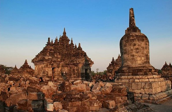 Wisata Sejarah ke Candi Plaosan dan Daya Tariknya 3