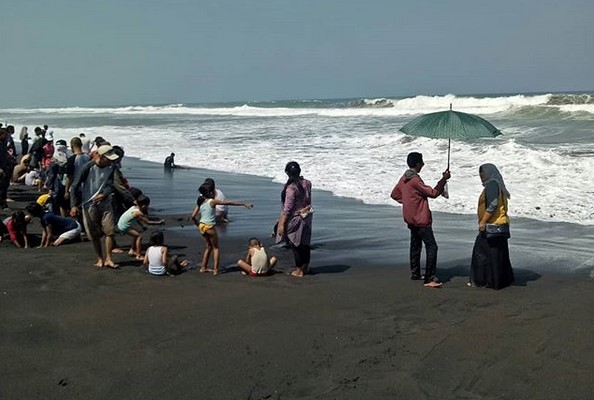 Keindahan Lokasi Wisata Pantai Jetis di Purworejo dan Berapa Harga Tiket Masuknya? 4 Keindahan Lokasi Wisata Pantai Jetis di Purworejo dan Berapa Harga Tiket Masuknya? 4