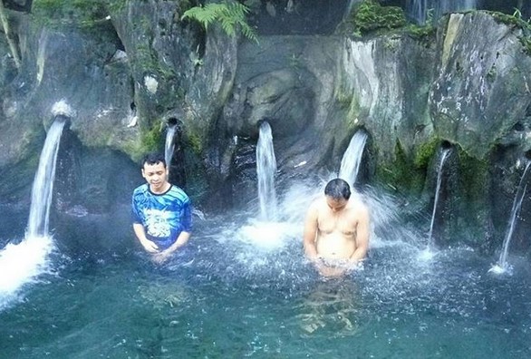 Pemandian Air Panas Guci: Selain untuk Relaksasi, Katanya Tempat Wisata Ini Dapat Menyembuhkan Penyakit Lho! 1