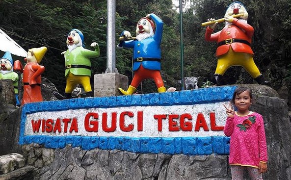 Pemandian Air Panas Guci: Selain untuk Relaksasi, Katanya Tempat Wisata Ini Dapat Menyembuhkan Penyakit Lho! 8