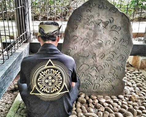 Astana Gede Kawali, Ada Apa Saja Disini? 5