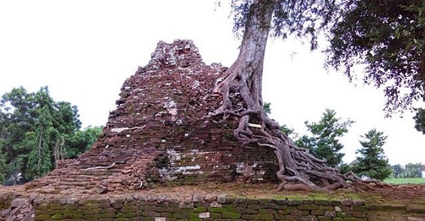 Candi Lor, Saksi Sejarah Perpindahan Kekuasaan Mataram Kuno di Jawa Timur 8 Candi Lor, Saksi Sejarah Perpindahan Kekuasaan Mataram Kuno di Jawa Timur 8