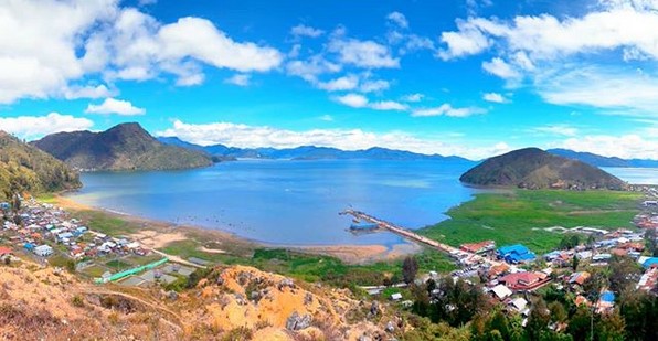 Mengunjungi Salah Satu Danau Terindah di Dunia, Danau Paniai Papua 1 Mengunjungi Salah Satu Danau Terindah di Dunia, Danau Paniai Papua 1