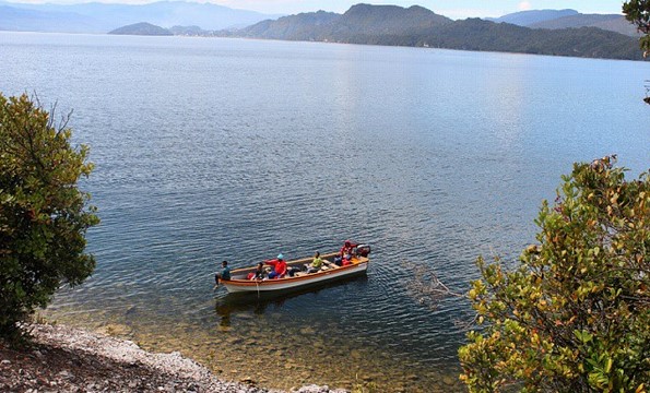 Mengunjungi Salah Satu Danau Terindah di Dunia, Danau Paniai Papua 8 Mengunjungi Salah Satu Danau Terindah di Dunia, Danau Paniai Papua 8
