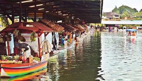 Pasar Terapung, Wisata Rekreasi Lembang yang Memanjakan Mata 4 Pasar Terapung, Wisata Rekreasi Lembang yang Memanjakan Mata 4