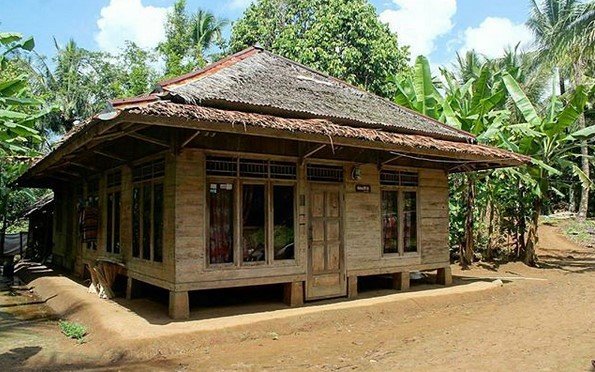 Menguak Keunikan Kampung Kuta Ciamis, Punya Seribu Pantangan Yang Justru Menjadi Daya Tarik Wisatawan 1 Menguak Keunikan Kampung Kuta Ciamis, Punya Seribu Pantangan Yang Justru Menjadi Daya Tarik Wisatawan 1