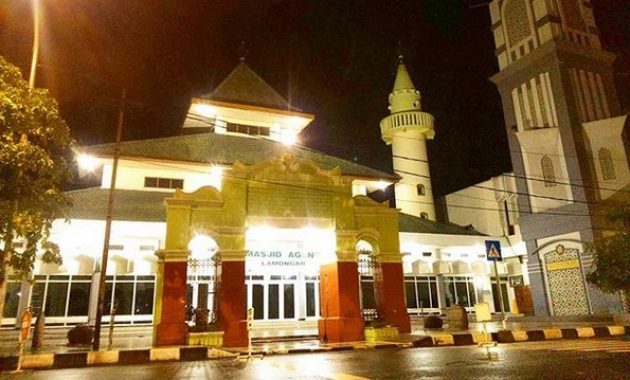 Ternyata Inilah Kisah Dibalik Keunikan Arsitektur Masjid Agung Lamongan 1 Ternyata Inilah Kisah Dibalik Keunikan Arsitektur Masjid Agung Lamongan 1