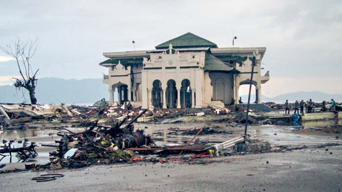 Masjid Baiturrahim Ulee Lheue, Saksi Bisu Amukan Tsunami Aceh, Yuk Lihat 10 Potretnya 6 Masjid Baiturrahim Ulee Lheue, Saksi Bisu Amukan Tsunami Aceh, Yuk Lihat 10 Potretnya 6