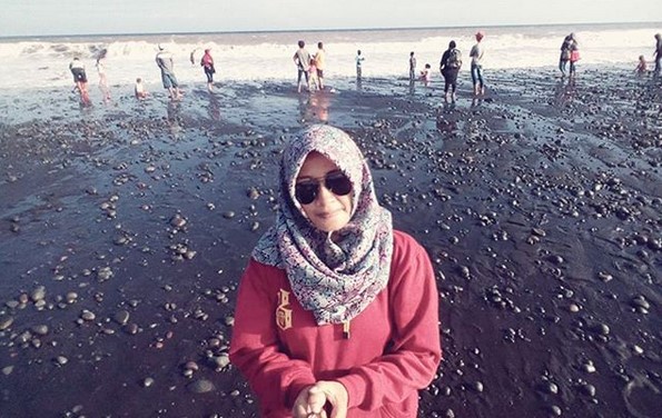 Pantai Terbaik di Lumajang? Pantai Bambang Jawaban nya 10