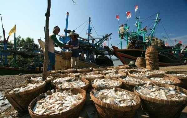 Menikmati Suasana Indah Sekaligus Wisata Kuliner, Yuk Ke Pantai Glayem di Indramayu 6 Menikmati Suasana Indah Sekaligus Wisata Kuliner, Yuk Ke Pantai Glayem di Indramayu 6