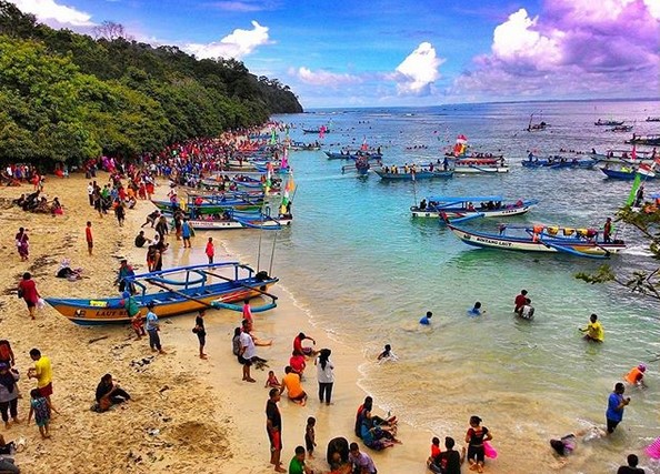 Indah Sekaligus Menawan, Inilah Pantai Pananjung 8 Indah Sekaligus Menawan, Inilah Pantai Pananjung 8
