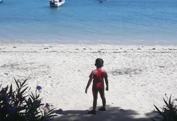 Romantisnya Sunset di Pantai Pasir Panjang Kupang 4