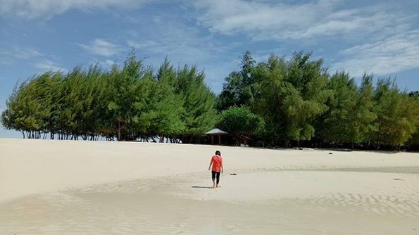 Pulau Saronde, Surga Tropis Maldive-nya Indonesia 7