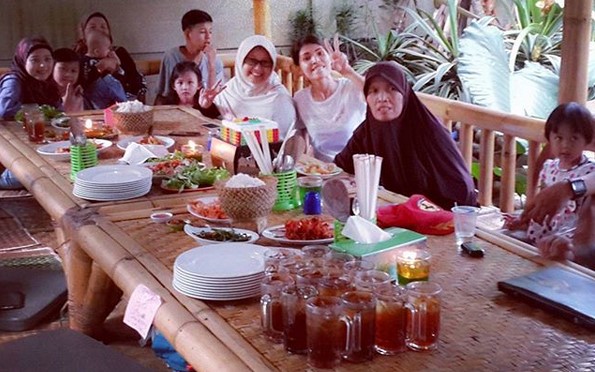 Mau Rekreasi Bersama Keluarga? Ke Telaga Arwana Saja 9