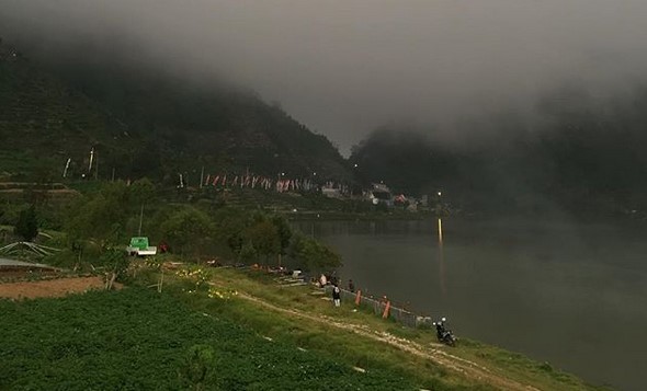 Telaga Cebong Dieng Wonosobo, Keindahan Menakjubkan Dibalik Bukit Sikunir 5 Telaga Cebong Dieng Wonosobo, Keindahan Menakjubkan Dibalik Bukit Sikunir 5