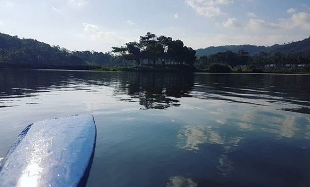 Piknik Sekaligus Ziarah di Situ Lengkong Panjalu Ciamis 3 Piknik Sekaligus Ziarah di Situ Lengkong Panjalu Ciamis 2