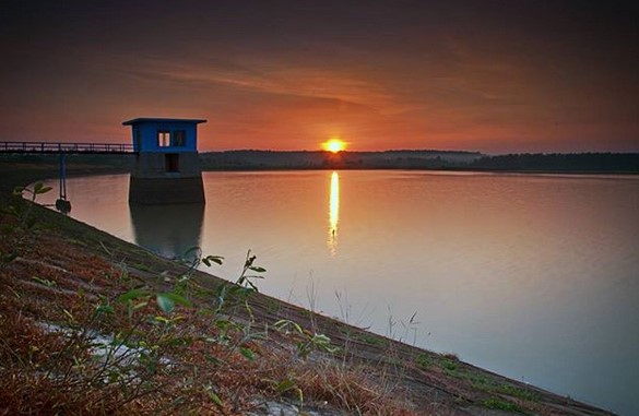 Indahnya Menikmati Sore Hari di Waduk Dawuhan Madiun 9