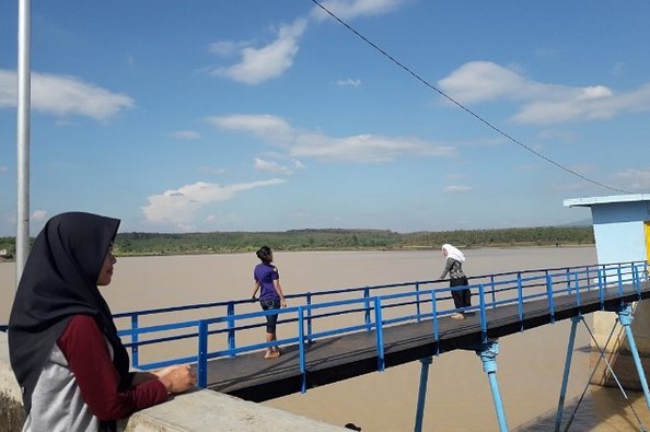 Indahnya Menikmati Sore Hari di Waduk Dawuhan Madiun 8