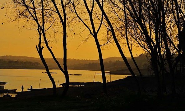 Selfie Maksimal di Waduk Pondok Ngawi 3 Selfie Maksimal di Waduk Pondok Ngawi 3