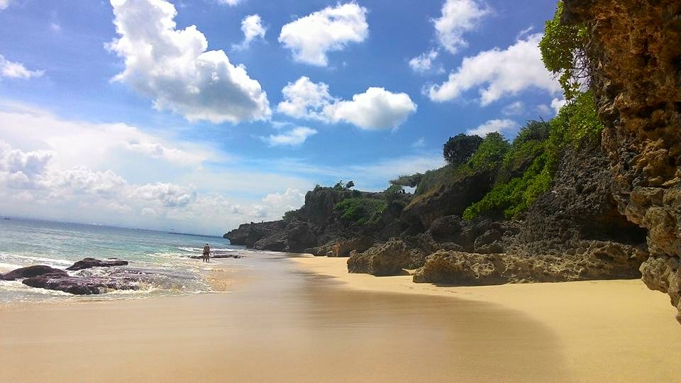 Jacuzzi Alami di Pantai Tegal Wangi, Jadi Magnet Pengguna Instagram 6 Jacuzzi Alami di Pantai Tegal Wangi, Jadi Magnet Pengguna Instagram 5