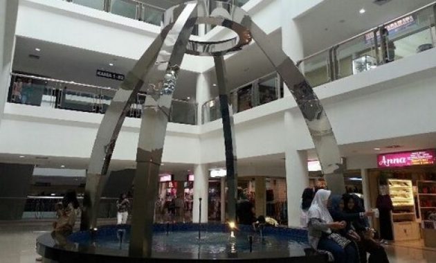 7 Daftar Pilihan Mall Terbesar di Daerah Garut Jawa Barat Ini Wajib Masuk List Belanjaanmu 5 7 Daftar Pilihan Mall Terbesar di Daerah Garut Jawa Barat Ini Wajib Masuk List Belanjaanmu 3