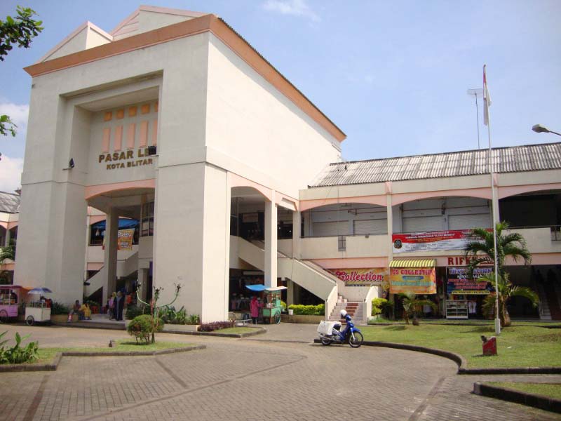 7 Daftar Pilihan Pusat Perbelanjaan di Daerah Blitar Jawa Timur Ini Wajib Kalian Kunjungi 6