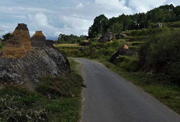 Pesona Batu Mongana Toraja Utara Sulawesi Selatan 9 Pesona Batu Mongana Toraja Utara Sulawesi Selatan 9