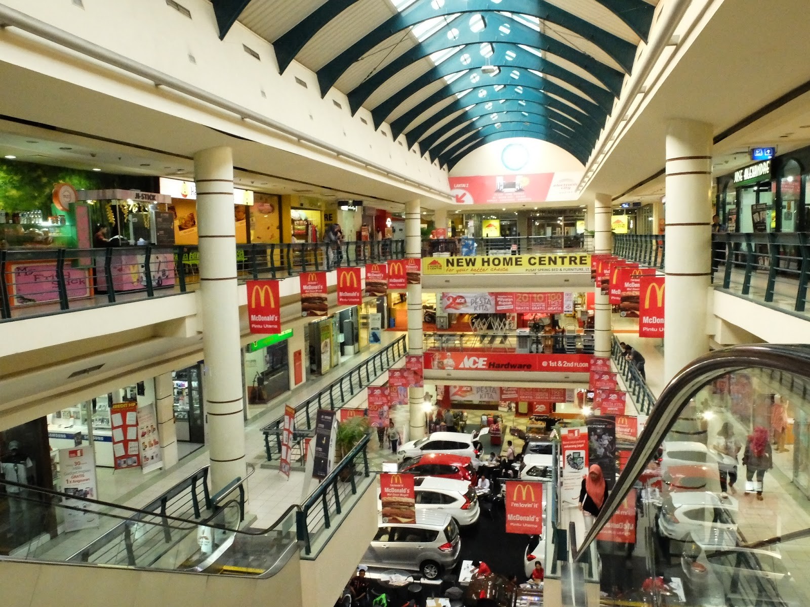 10 Rekomendasi Mall Terbesar, Lengkap, Mewah di Daerah Jakarta Barat Ada Salju dan Bioskop 6 10 Rekomendasi Mall Terbesar, Lengkap, Mewah di Daerah Jakarta Barat Ada Salju dan Bioskop 6