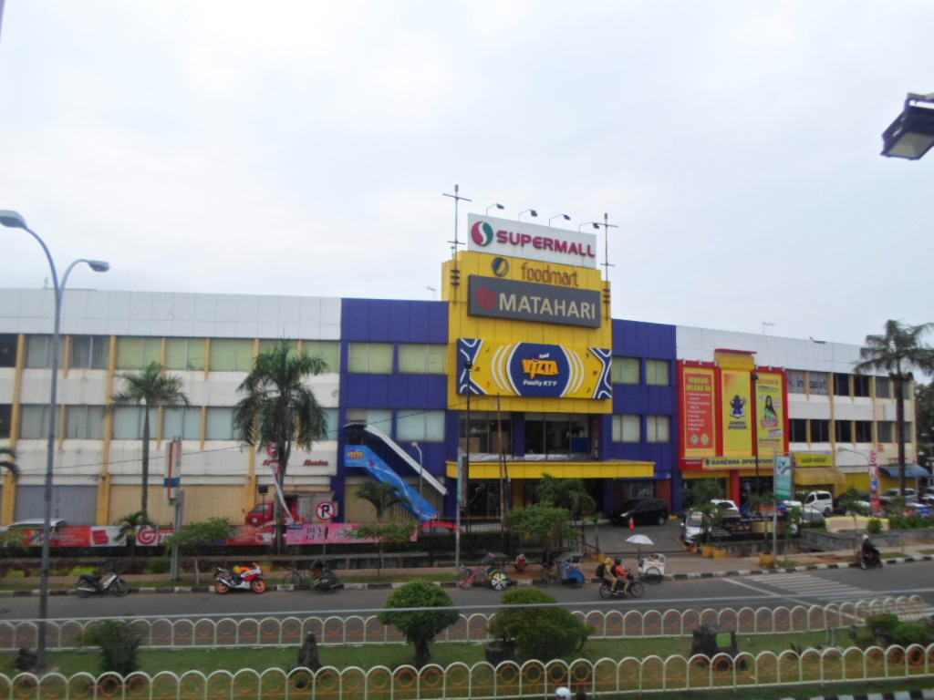 10 Referensi Mall di Daerah Karawang Yang Terkenal, Lengkap dan Mewah Buka 24 Jam 7