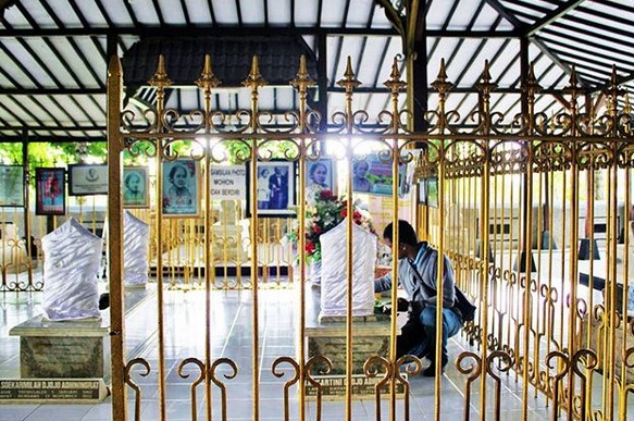 Wisata Religi di Rembang, Mengunjungi Makam R.A Kartini 10 Wisata Religi di Rembang, Mengunjungi Makam R.A Kartini 10