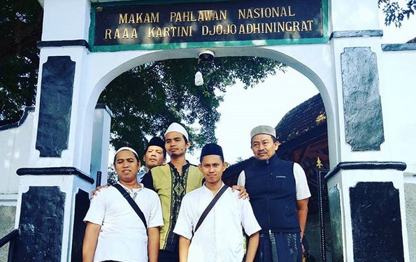 Wisata Religi di Rembang, Mengunjungi Makam R.A Kartini 5 Wisata Religi di Rembang, Mengunjungi Makam R.A Kartini 5