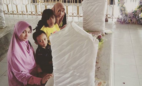 Wisata Religi di Rembang, Mengunjungi Makam R.A Kartini 7 Wisata Religi di Rembang, Mengunjungi Makam R.A Kartini 7