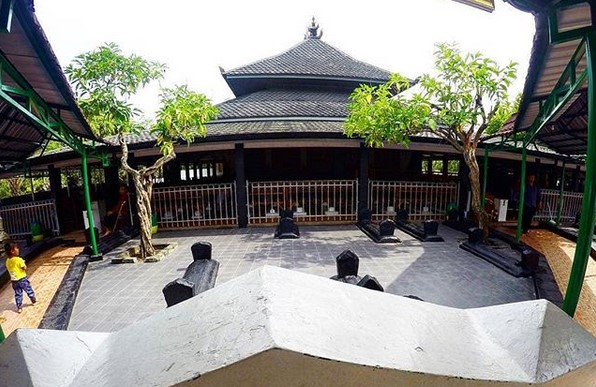 Menjelajahi Perhentian Terakhir Kanjeng Sunan Kalijaga Demak Jawa Tengah 2