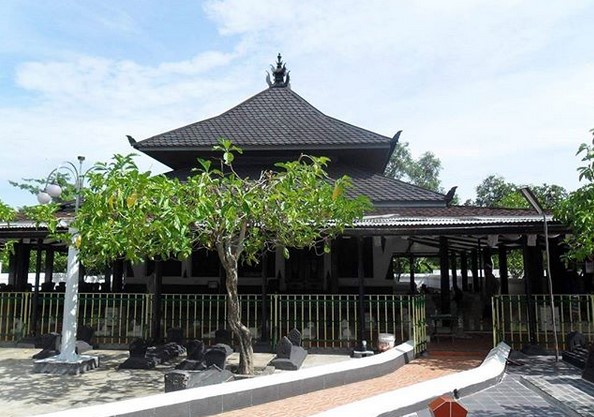 Menjelajahi Perhentian Terakhir Kanjeng Sunan Kalijaga Demak Jawa Tengah 7
