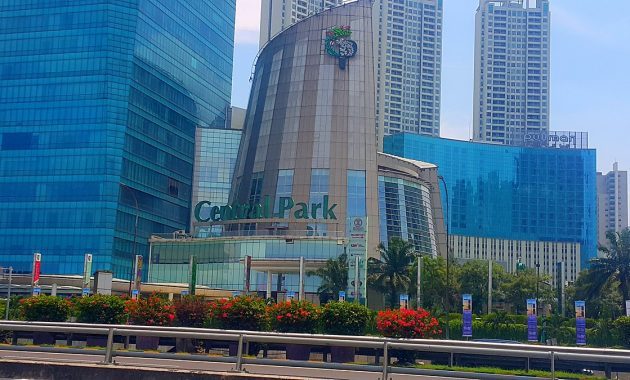 10 Rekomendasi Mall di Indonesia Yang Terkenal Lengkap, Megah dan Mewah Wajib Masuk List Belanjaanmu 2