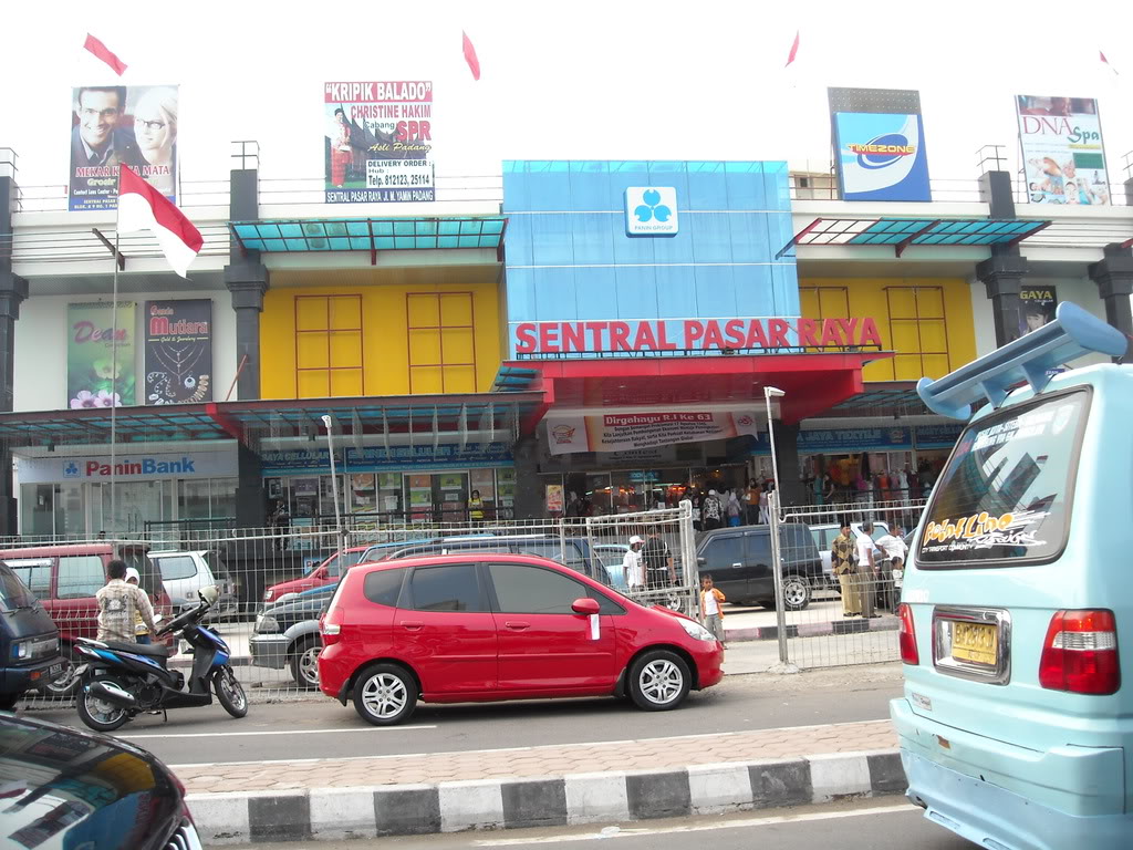 10 Daftar Pilihan Mall di Daerah Padang Terkenal Dengan Pelayanan Yang Ramah dan Lengkap 5 10 Daftar Pilihan Mall di Daerah Padang Terkenal Dengan Pelayanan Yang Ramah dan Lengkap 5