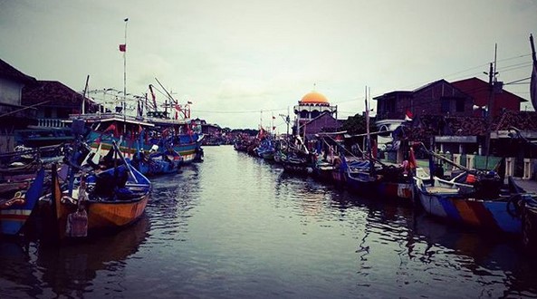 Mengintip Pesona Surga Tersembunyi di Pantai Morodemak 3 Mengintip Pesona Surga Tersembunyi di Pantai Morodemak 3