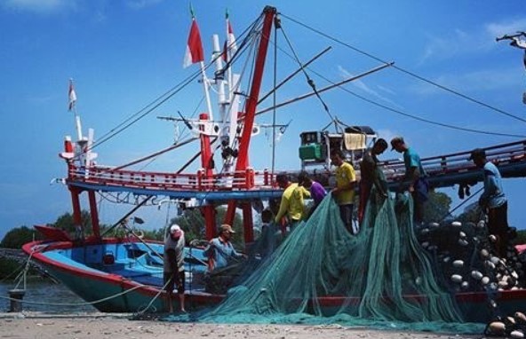 Mengintip Pesona Surga Tersembunyi di Pantai Morodemak 4 Mengintip Pesona Surga Tersembunyi di Pantai Morodemak 4