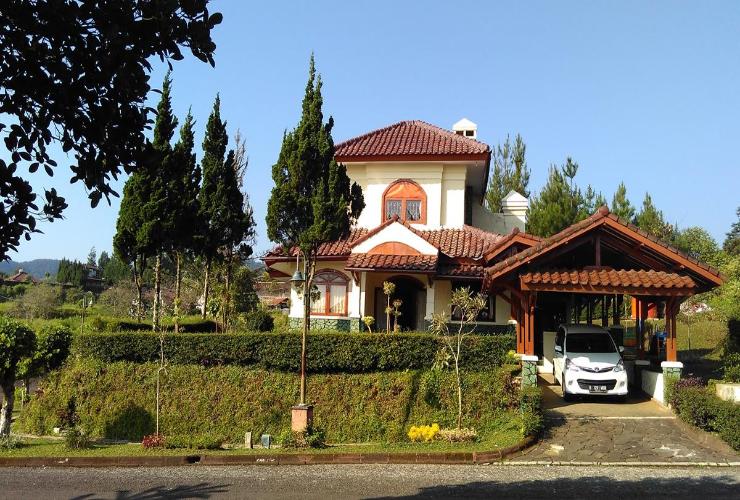 Ini Dia Daftar Villa di Ciater Dengan Pemandangan Indah dan Harga Terjangkau Mulai Rp.345.000 7 Ini Dia Daftar Villa di Ciater Dengan Pemandangan Indah dan Harga Terjangkau Mulai Rp.345.000 7