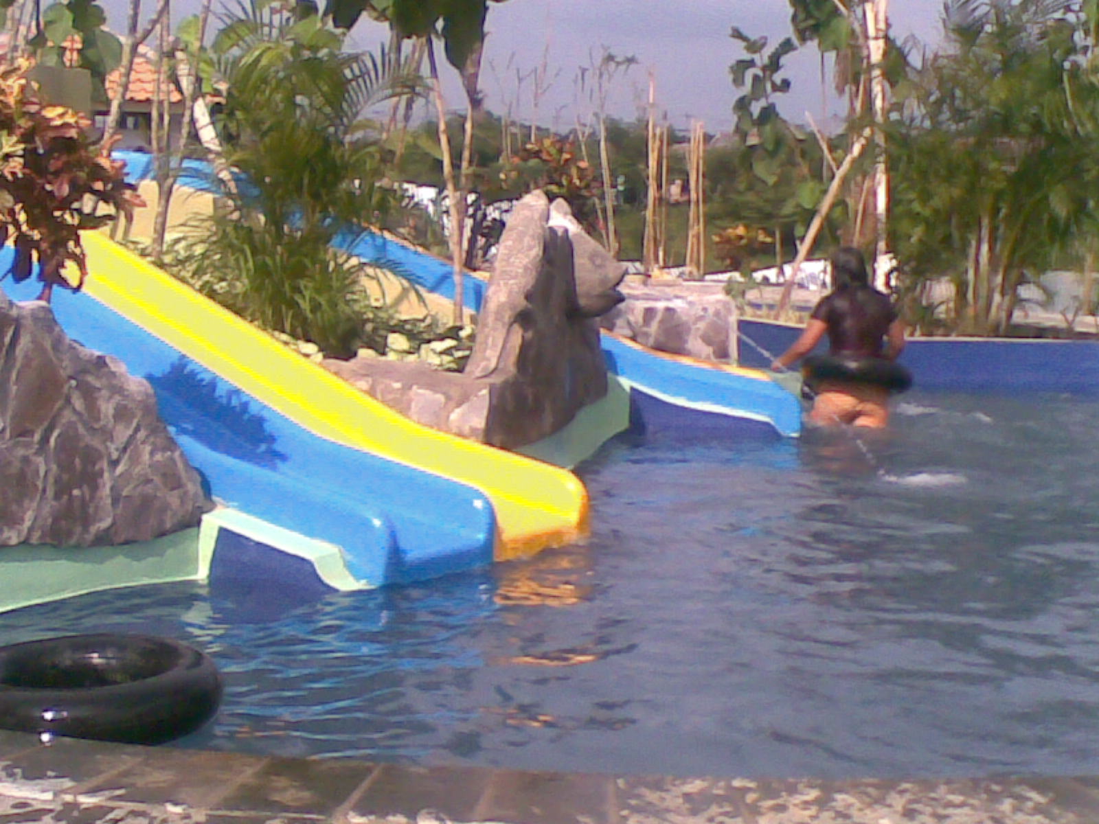 10 Wisata Rekreasi Kolam Renang di Kawasan Industri Cikarang Yang Bagus dan Berapa Tiket Masuknya? 7 10 Wisata Rekreasi Kolam Renang di Kawasan Industri Cikarang Yang Bagus dan Berapa Tiket Masuknya? 7