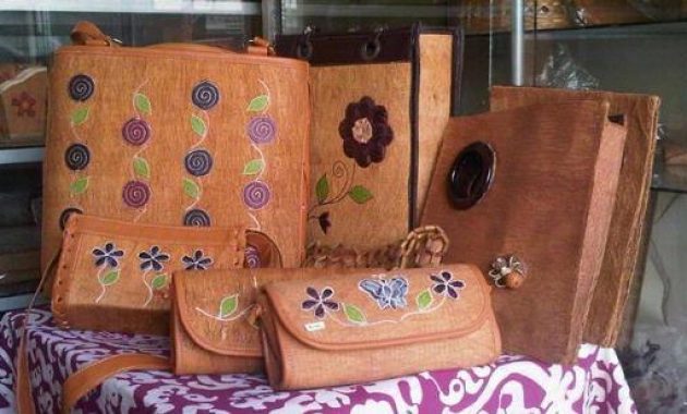 10 Referensi Souvenir Khas Daerah Bengkulu Yang Cantik dan Menggoda Ini Wajib Untuk Kalian Miliki 1 10 Referensi Souvenir Khas Daerah Bengkulu Yang Cantik dan Menggoda Ini Wajib Untuk Kalian Miliki 1