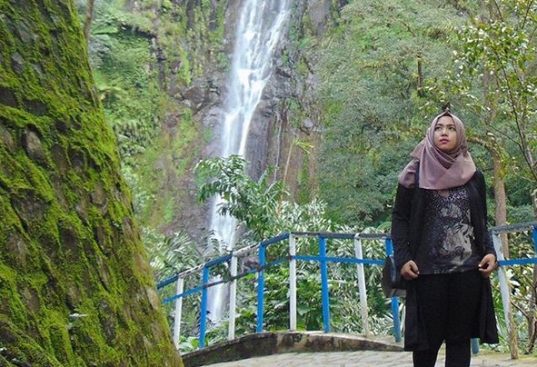 Sensasi Berwisata di Air Terjun Sedudo dengan Beragam Misteri di Dalamnya 10