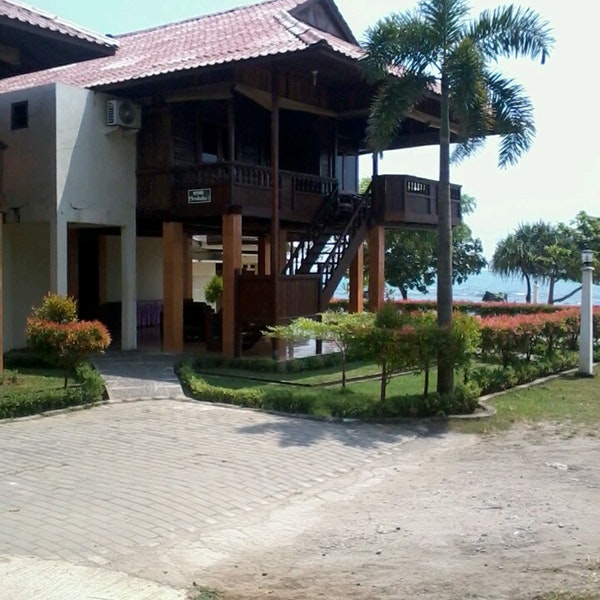 15 Daftar Rekomendasi Villa Yang Bagus di Anyer Untuk Sempurnakan Liburan Akhir Pekan 6