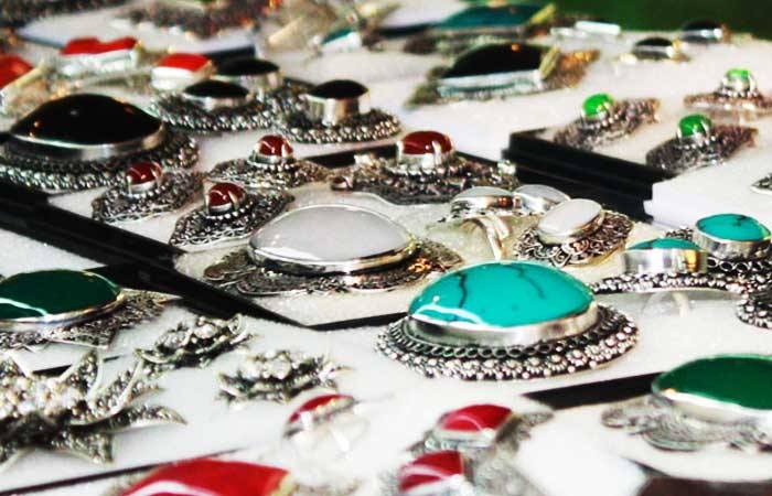 15 Referensi Souvenir Khas di Daerah Bali Yang Paling Unik, Cantik dan Murah Untuk Oleh-Oleh 4 15 Referensi Souvenir Khas di Daerah Bali Yang Paling Unik, Cantik dan Murah Untuk Oleh-Oleh 4